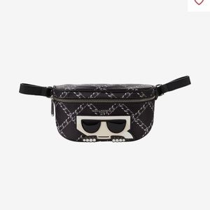 Karl Lagerfeld Paris
Amour Belt Bag Color:Black/Sliver Chain